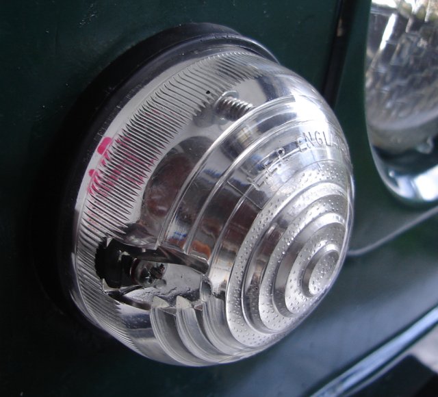 landrover/2006_10_03-sidelights/sidelight-after2.jpg