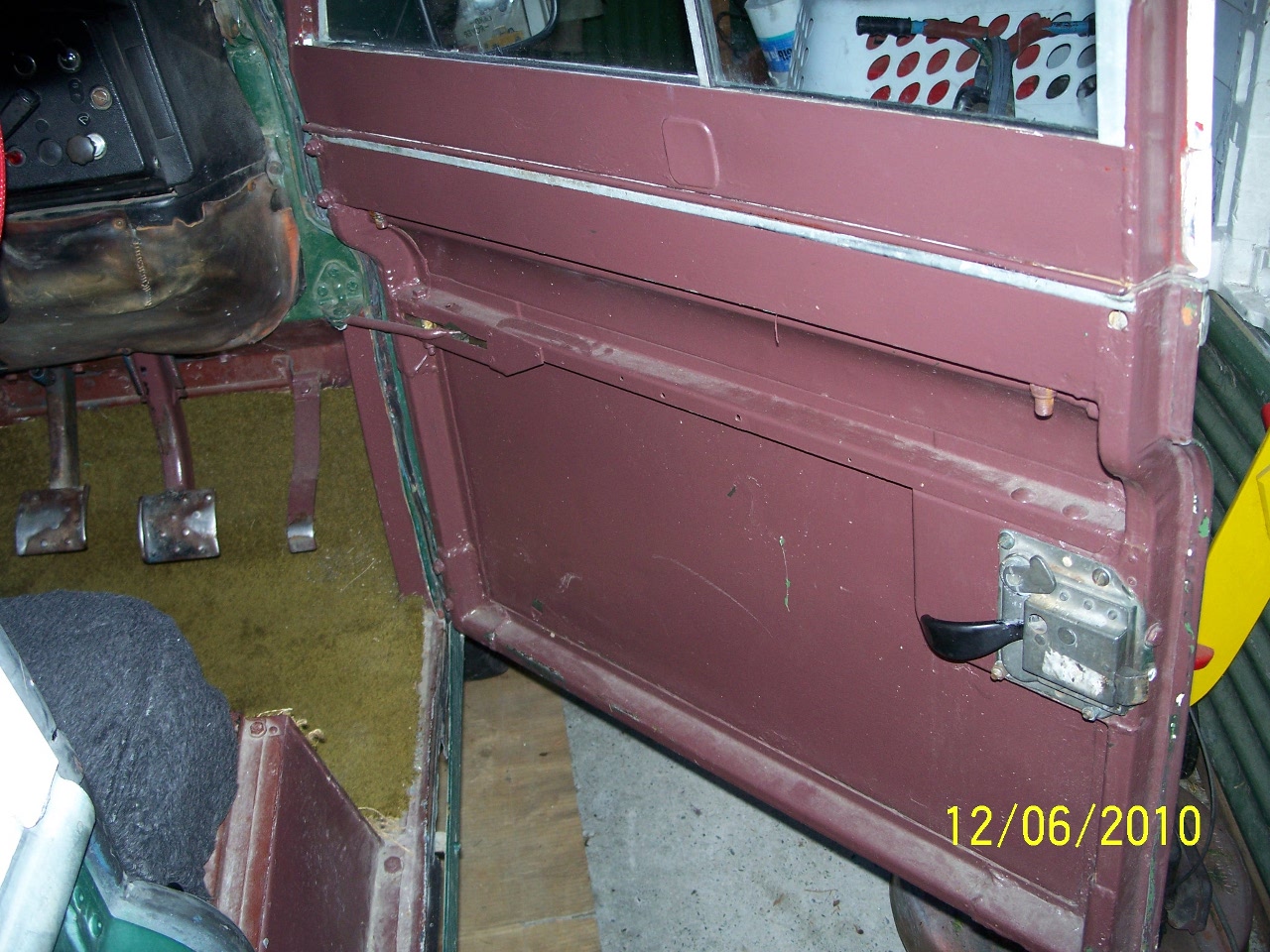 landrover/2010-06-12_Roundup/drivers_door2.jpg