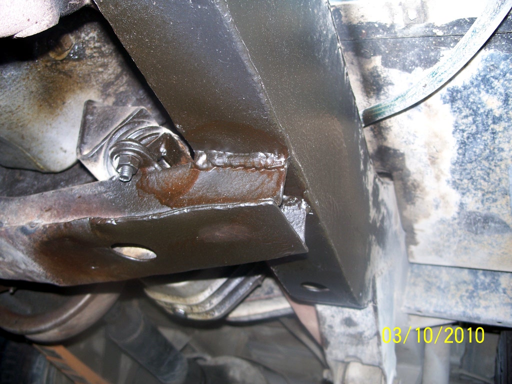 landrover/20101003-crossmember3.jpg