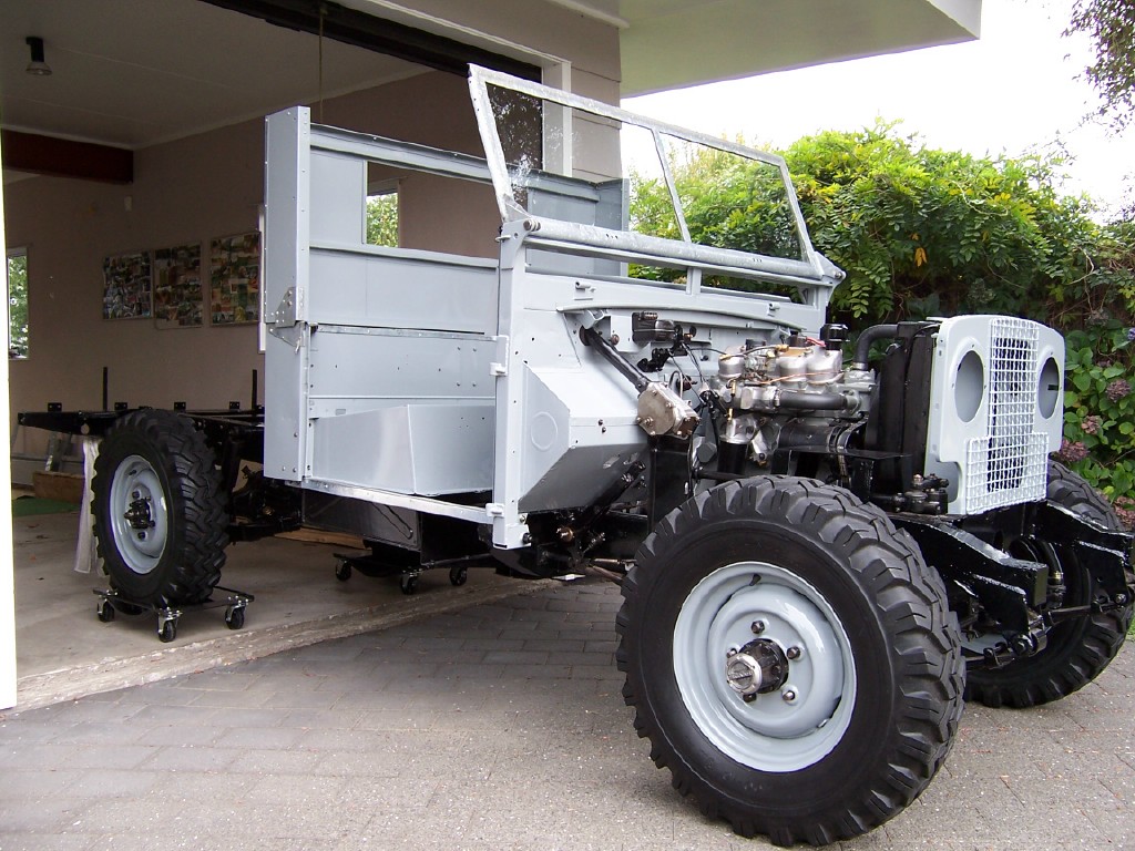 landrover/allen.hosking/grey_paint2.jpg